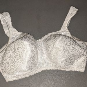 2/$20 Playtex 18 Hour White Floral Bra 38DD